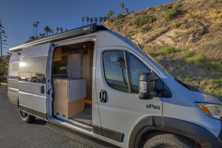 Maxwell will be on the road showing the new Vanacea this weekend in Oregon