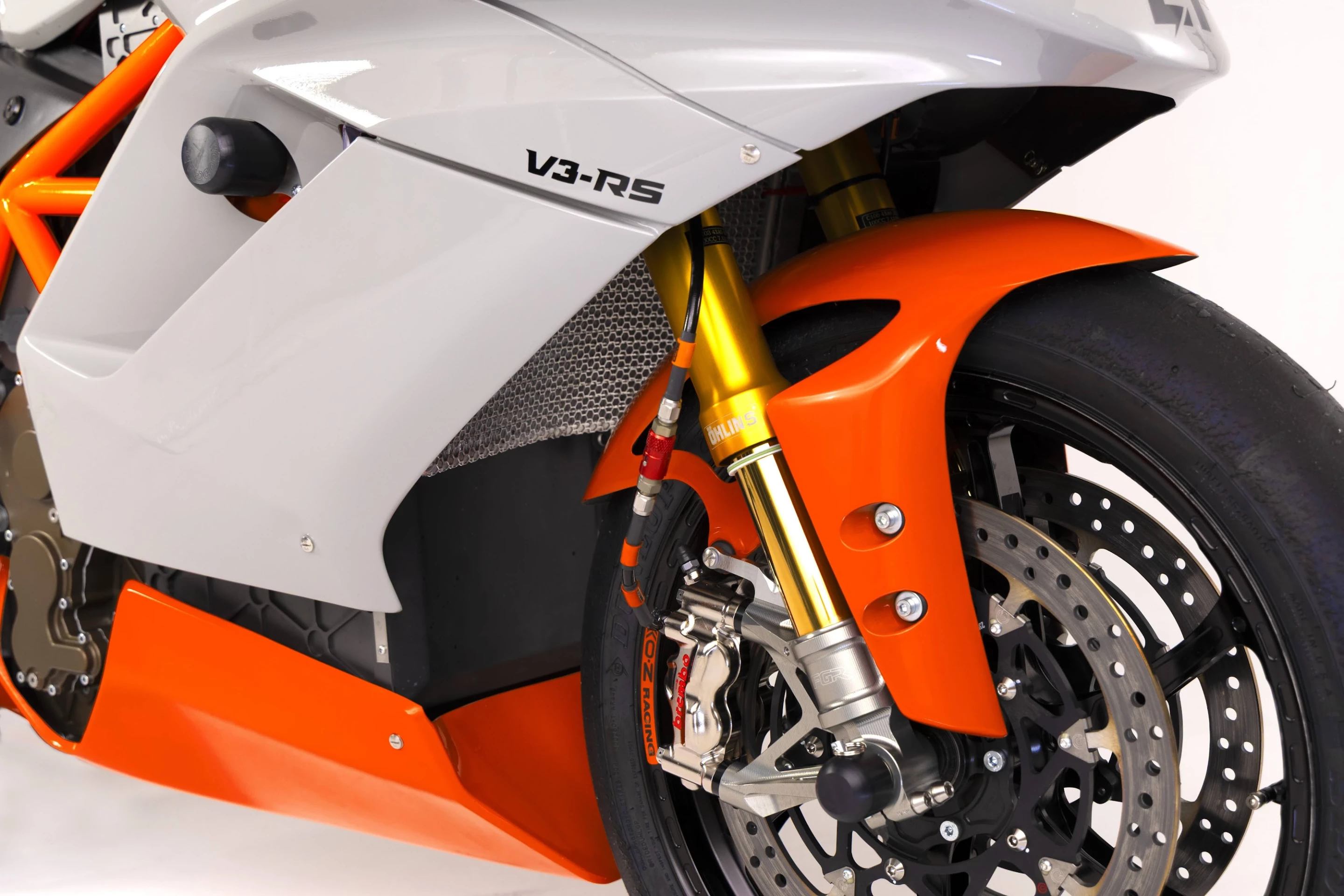 There's no shortage of stopping power with those nickel-plated Brembos
