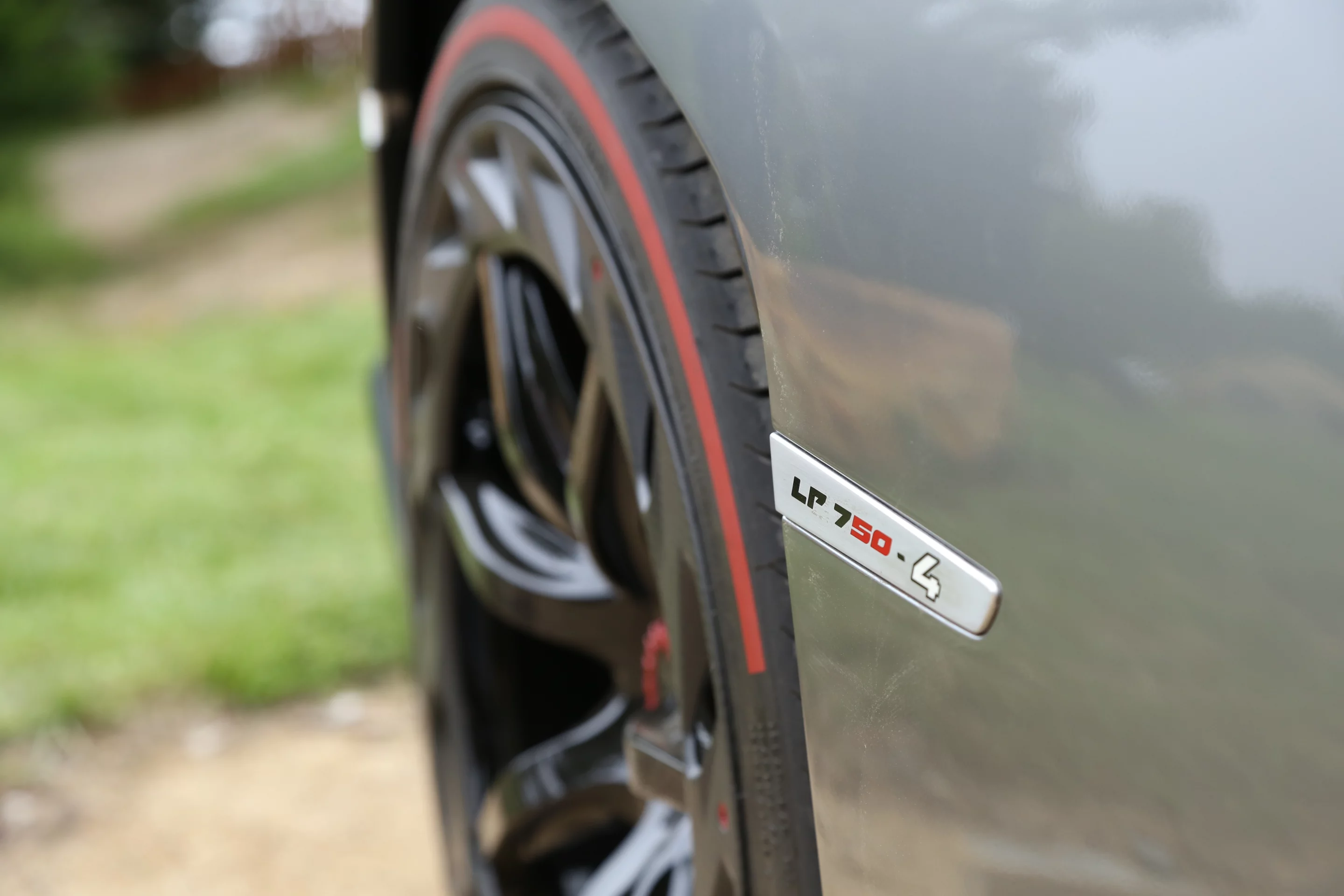 LP 750-4 stands for 7.5 liter V12 driving 750 horsepower to all wheels all the time (Photo: Angus MacKenzie/Gizmag.com)