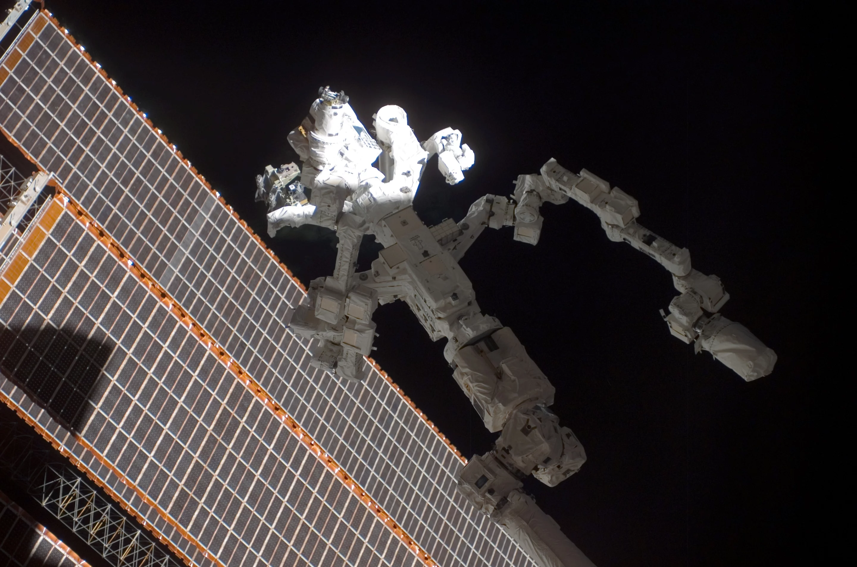 Dextre on the ISS (Image: NASA)