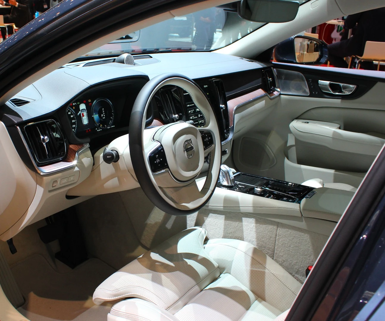 A look inside the Volvo V60 wagon