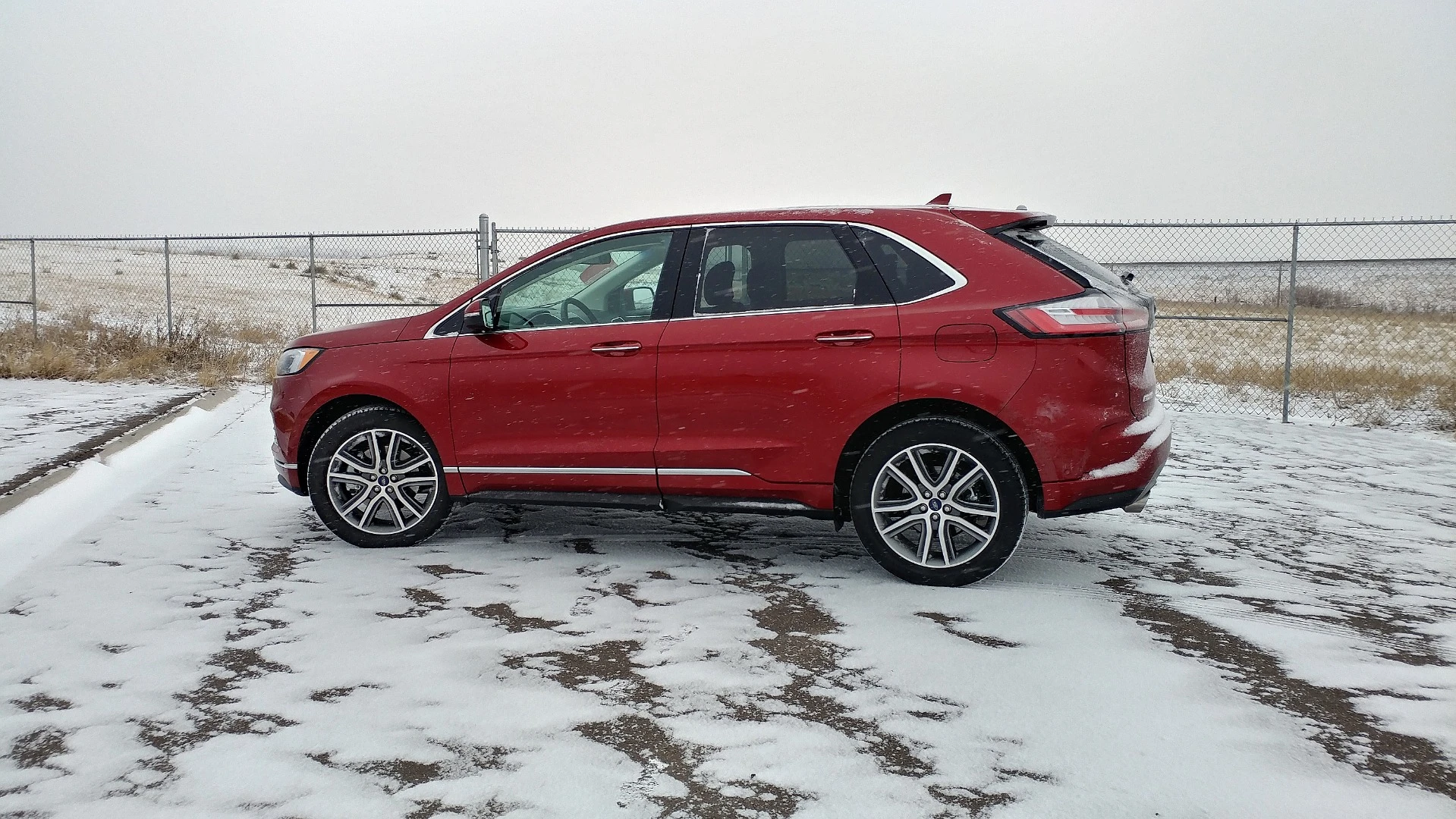 The chassis and steering for the standard model 2019 Ford Edge is very well done, being more like a sedan than a crossover-SUV