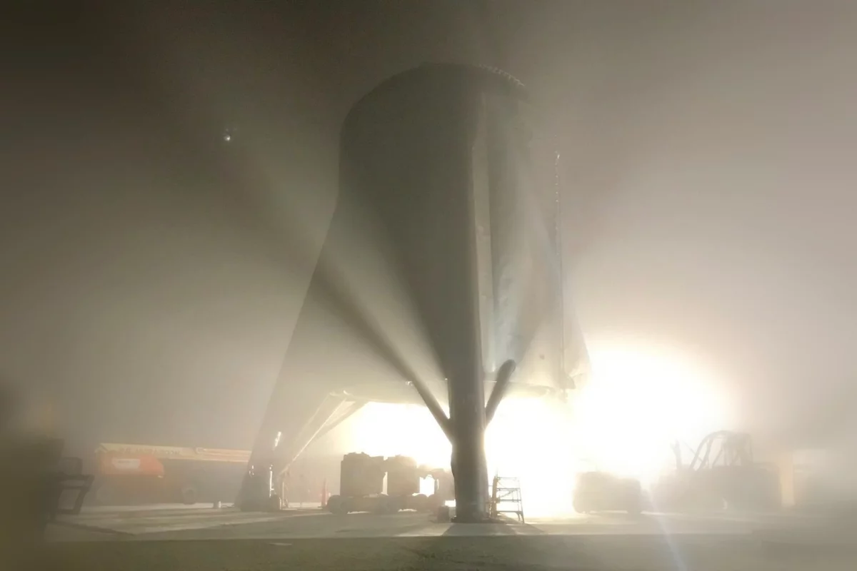 Earlier image of SpaceX's Starhopper prototype