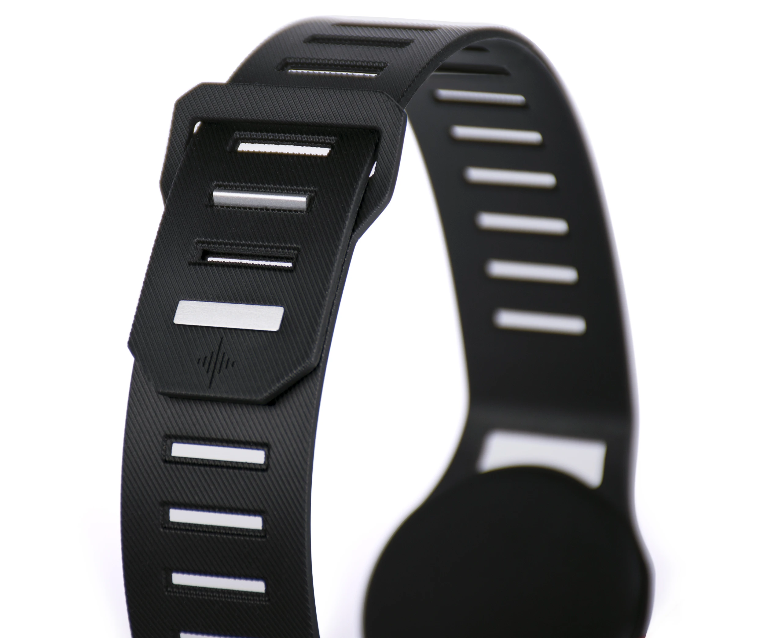 The Soundbrenner Pulse can be worn on the arm or leg