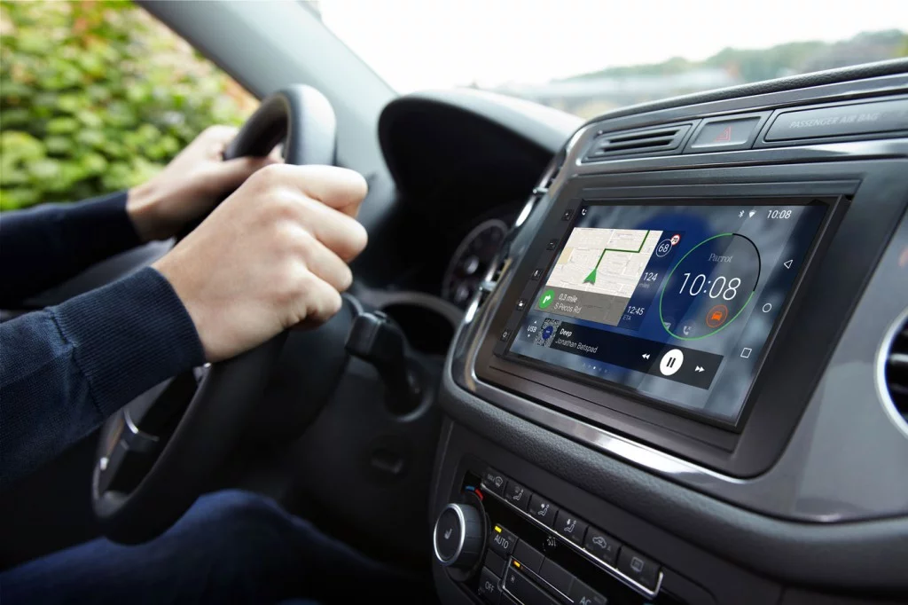 Parrot's RNB6 offers seamless in-car integration with Android and Apple phones