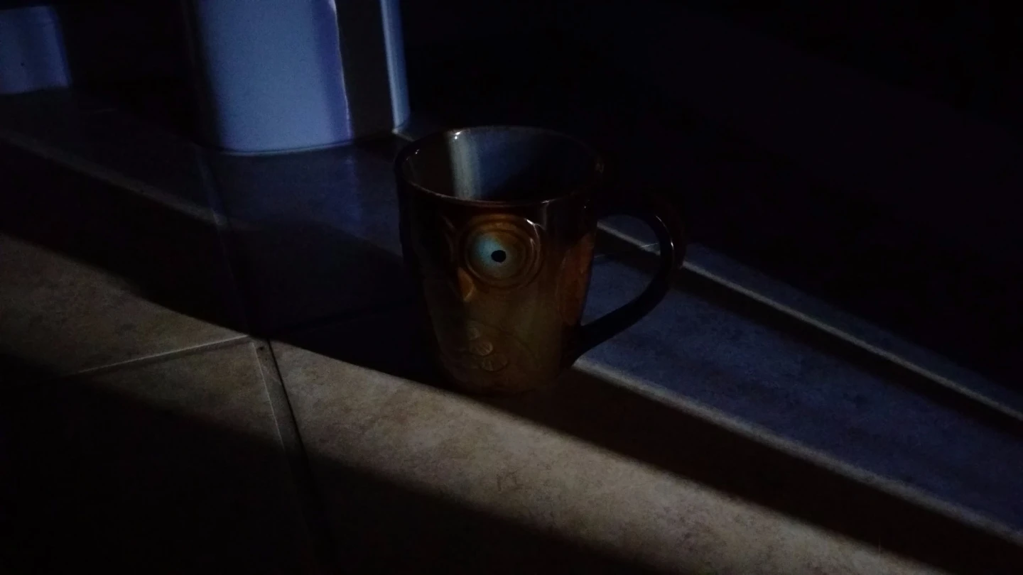 Poorly lit indoor shot taken with HTC One A9