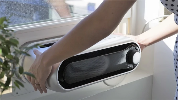 Given its rounded sides and comparatively light 30-lb (13.6 kg) weight, installing and removing Noria can feel like a breeze