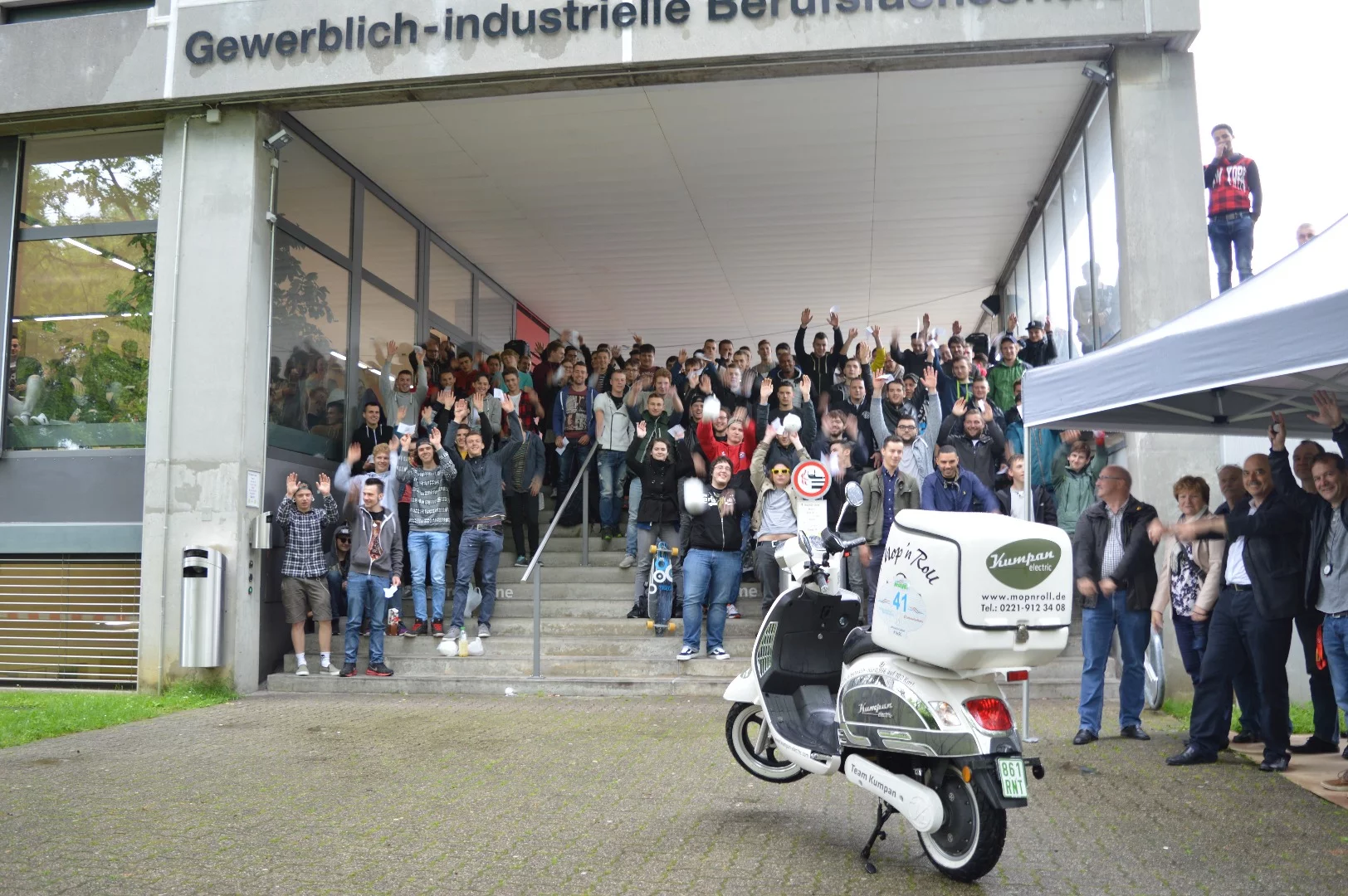 Visiting schools with the Kumpan Electric 1954L e-scooter was one of the nicest experiences of the WAVE Trophy