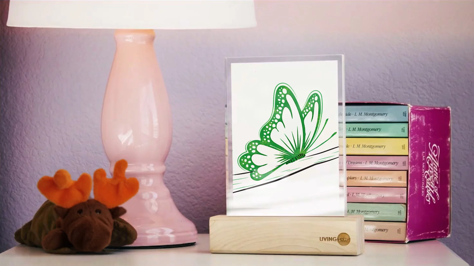 Living Ink grows on paper when exposed to a light source