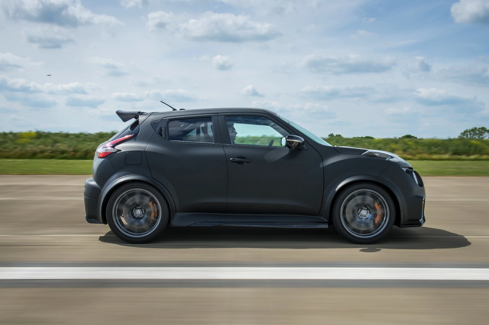 The Juke-R 2.0 concept made its global dynamic debut at Goodwood Festival of Speed. The original Nissan Juke-R Crossover supercar was introduced four years ago, marrying Nissan’s innovative Juke with the engine and running gear from the legendary Nissan GT-R. Now four years on, Juke-R has been given an upgrade based on the latest model of the Juke plus extra dollops of power.