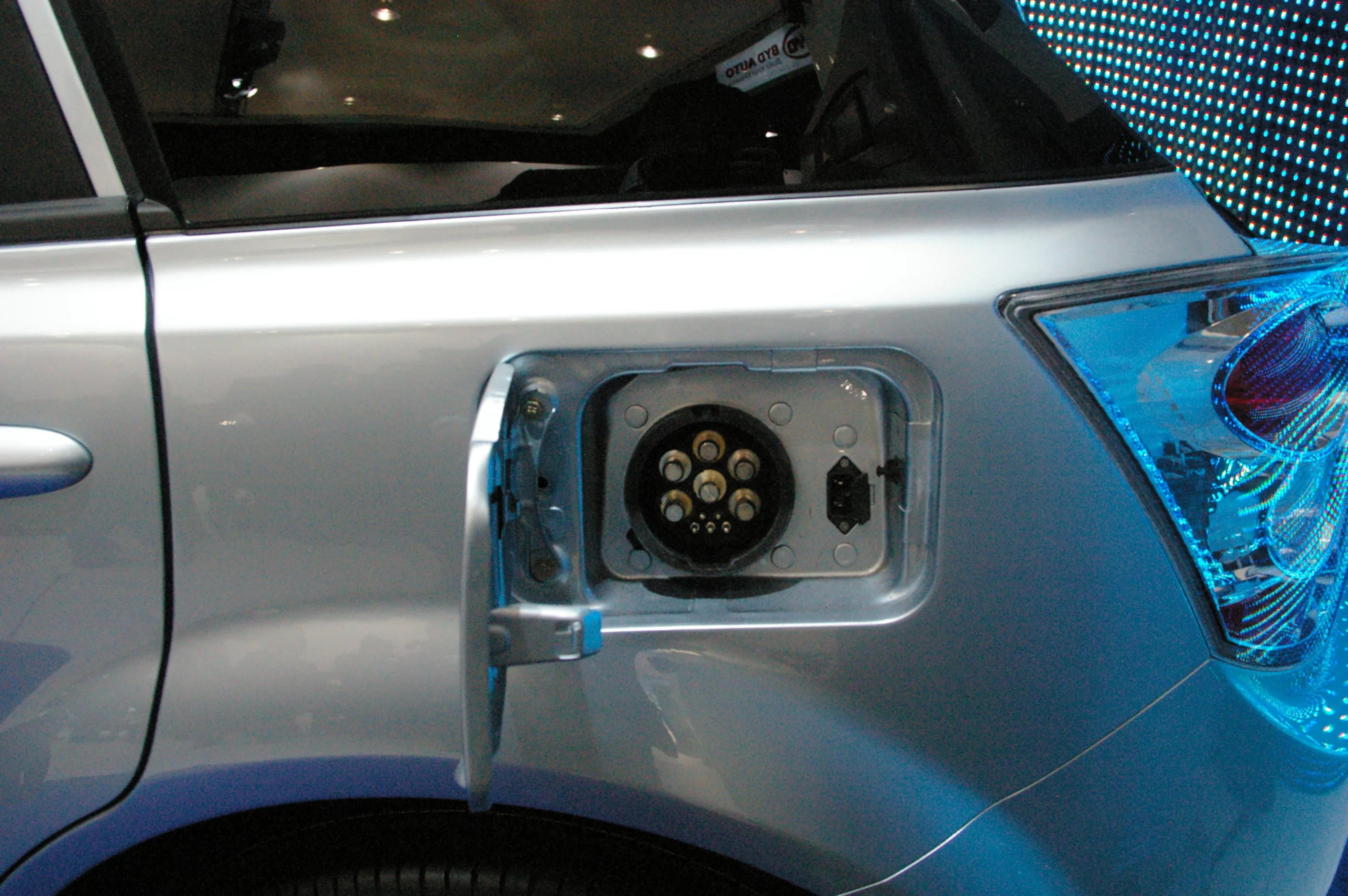 Charging outlet on the BYD e6