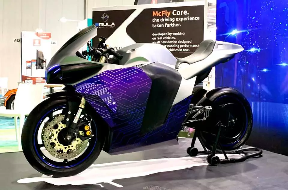 The Emula will have a "boring mode" in which it behaves like a high-performance electric motorcycle – ie, better than all the other bikes it emulates