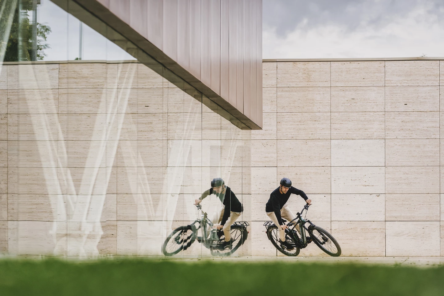 The Chaser X series ebikes are powered by a Bosch Performance Line CX G$ mid-drive motor and either a 625-Wh or 750-Wh Powertube battery