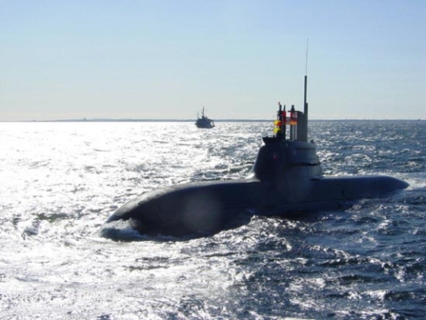 Fuel cell submarines offer underwater stealth