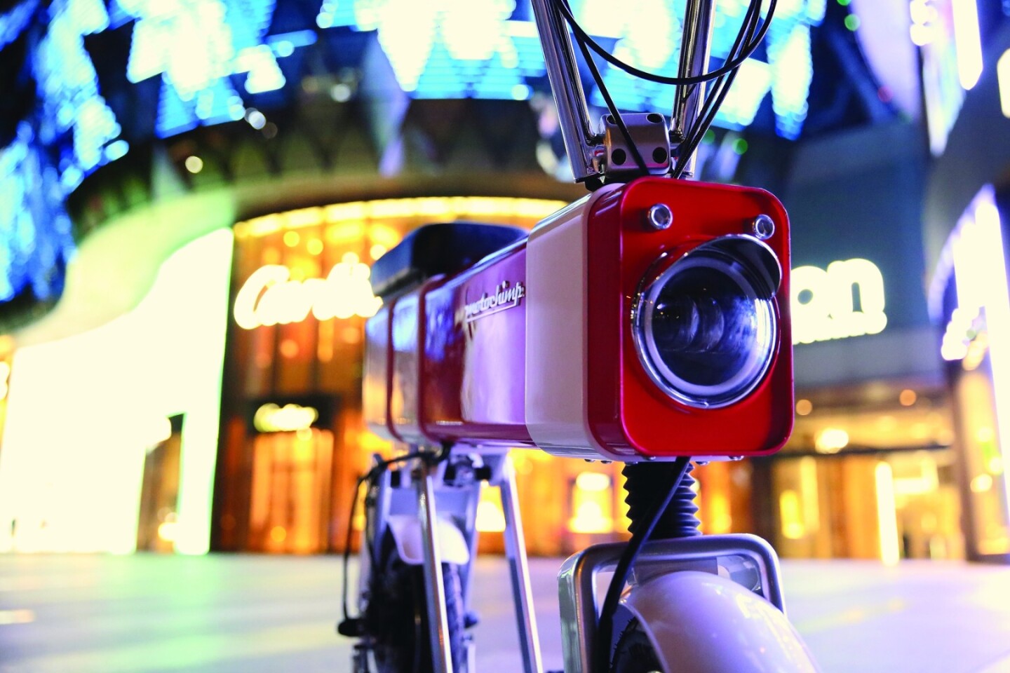 The Motochimp has a headlight for use in the dark