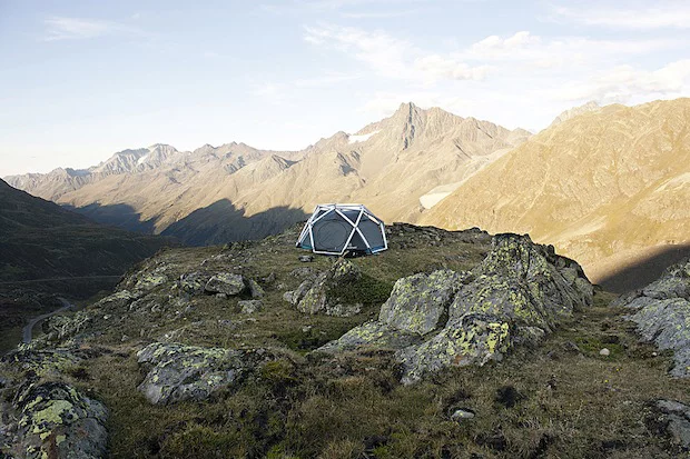 The inflatable geodesic "Cave" tent from Heimplanet