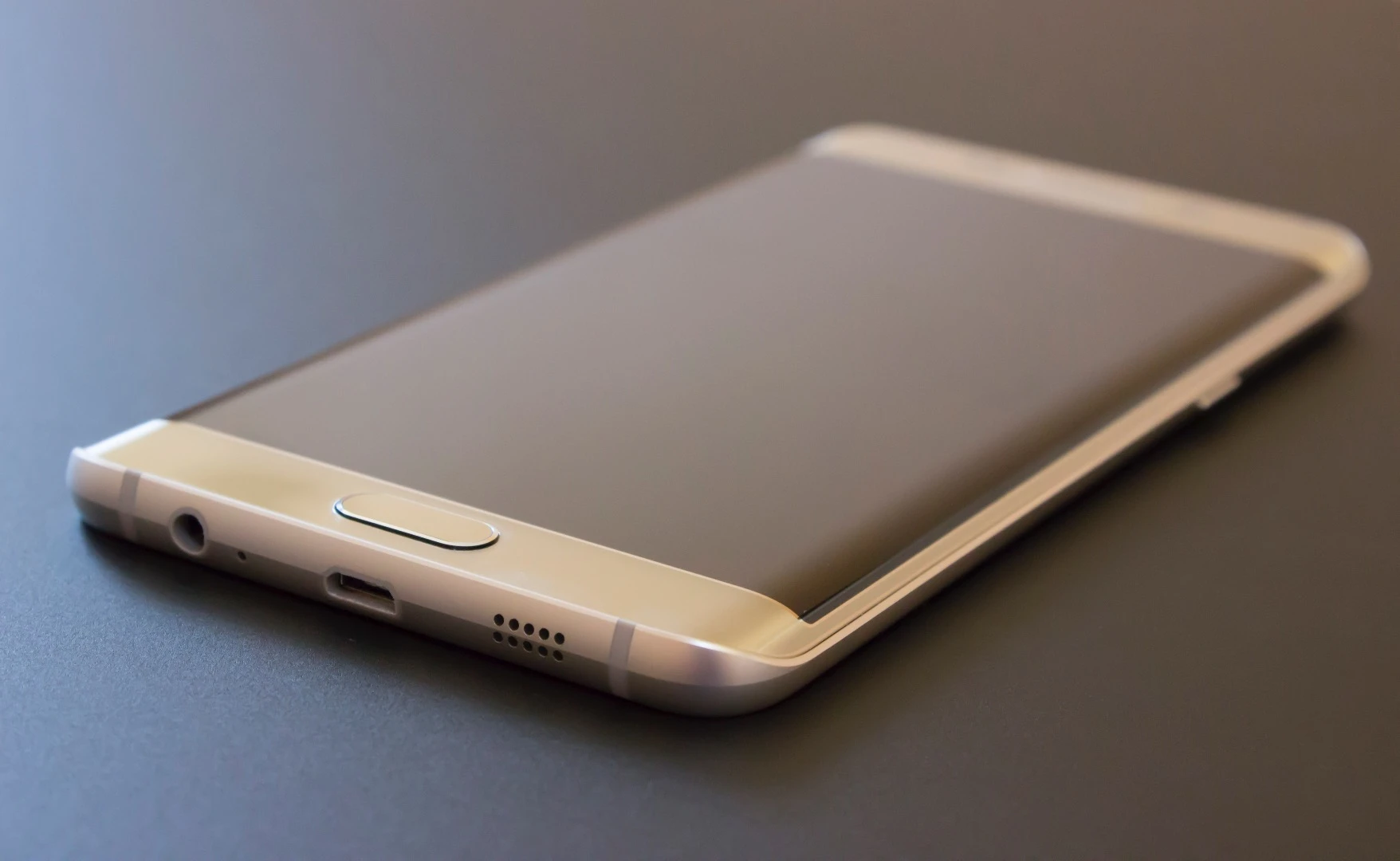 Its 5.7-inch display tapers off on either side