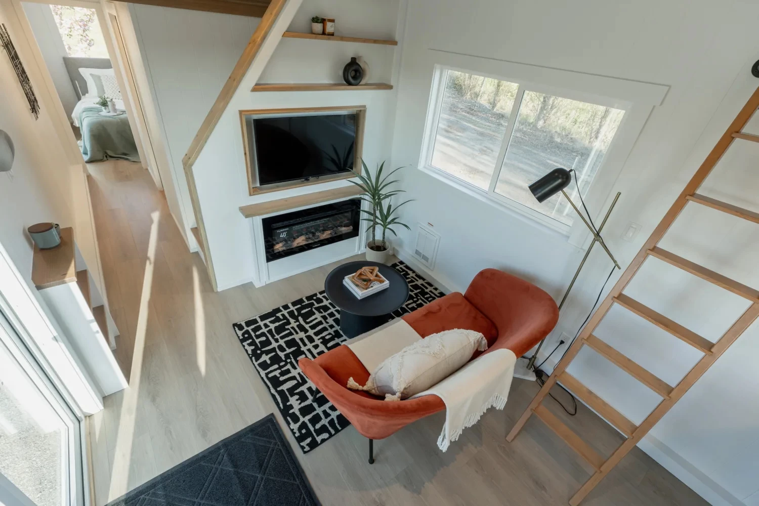 The Ventura Park Model Tiny Home has a total floorspace of 400 sq ft (37 sq m)