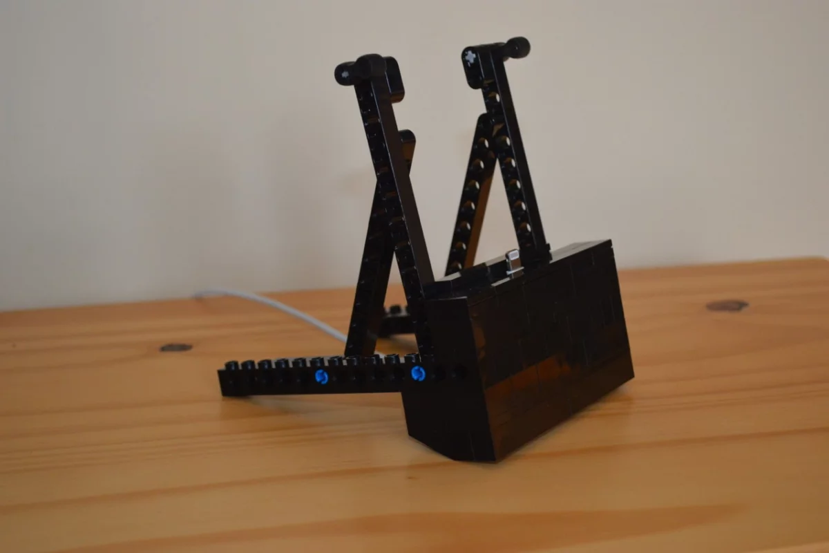 The Daily Brick's Lego iPad Dock Kit (Photo: Gizmag)