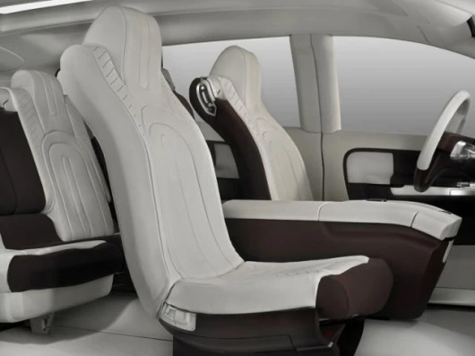 Front Passenger Seat Rotates 180-Degrees