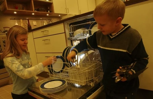 Dishwashers save water