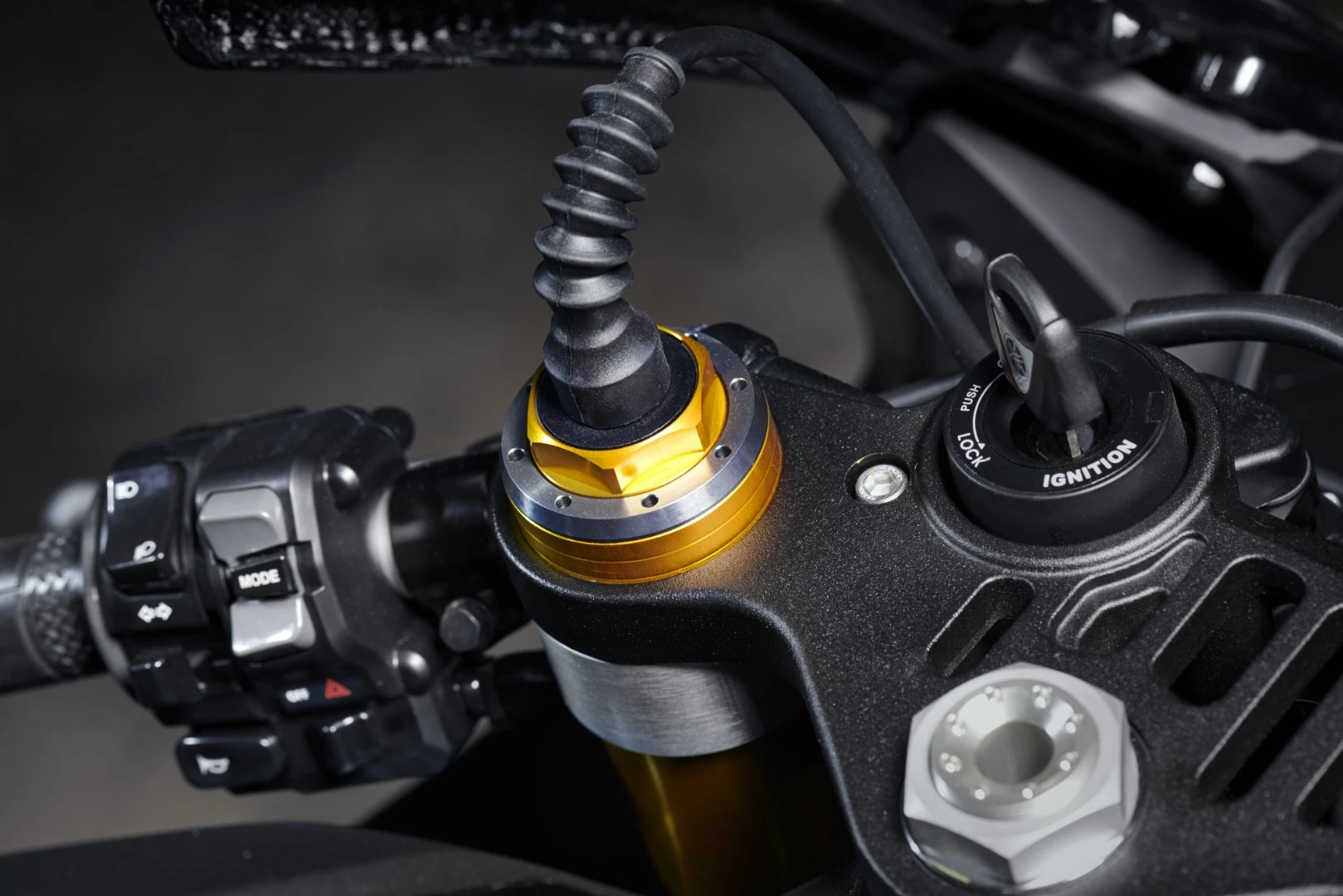 Electronic Ohlins gear for the R1M