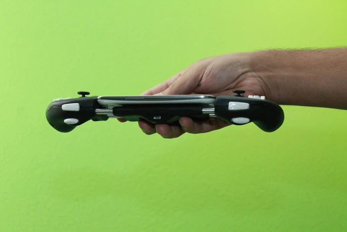 XOPAD for Android USB game controller in side profile