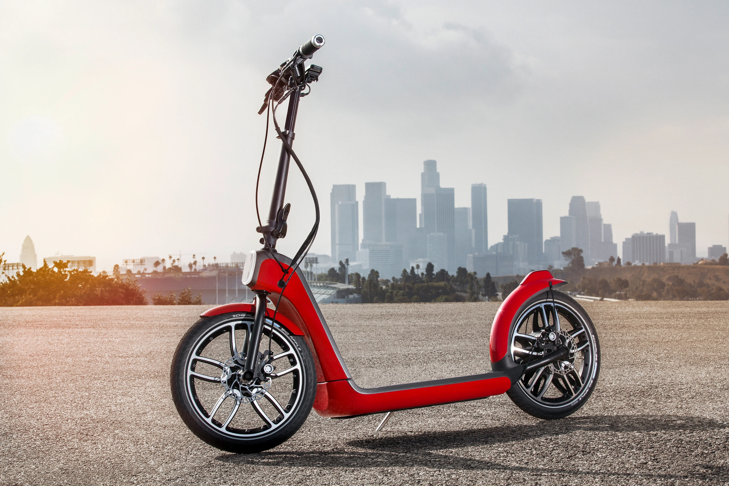 Aimed at providing a last-mile transport option, the Mini CitySurfer weighs 18 kg (40 lb)