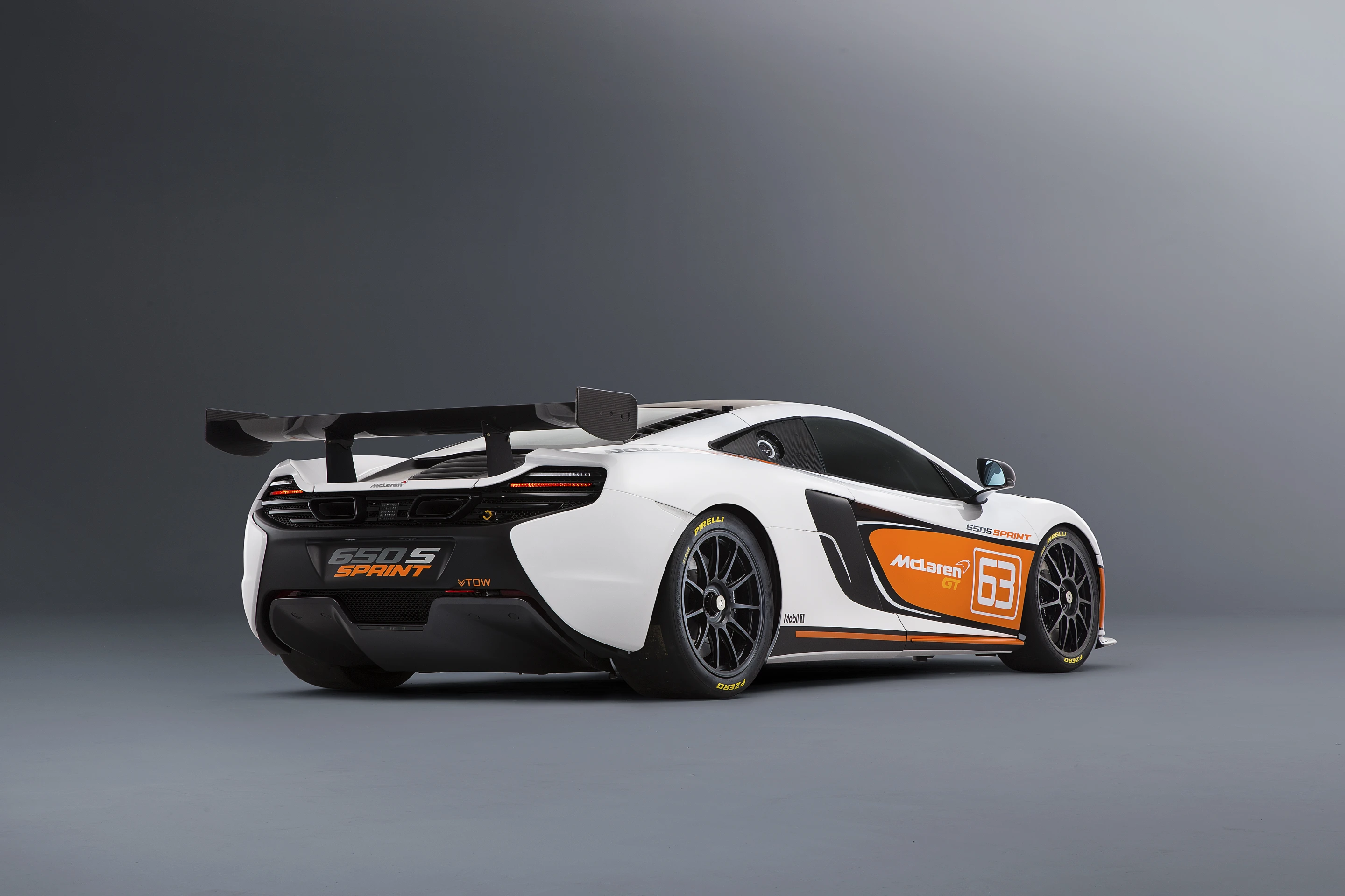 Sporting a more “track focused” rear braking system, to allow later braking, and a race bred ProActive Chassis Control (PCC) system, McLaren reports the Sprint will over-deliver on the track while retaining refined road going qualities