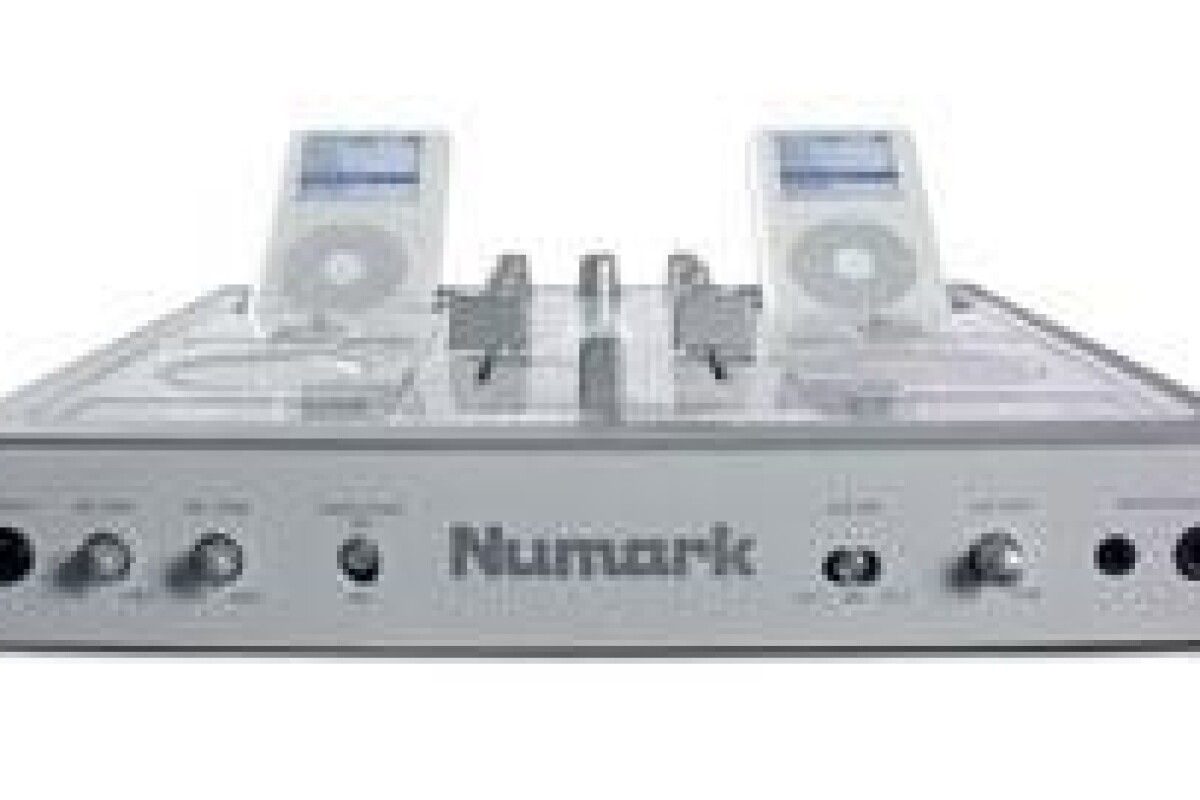 The iDJ - the DJ mixing console for iPod
