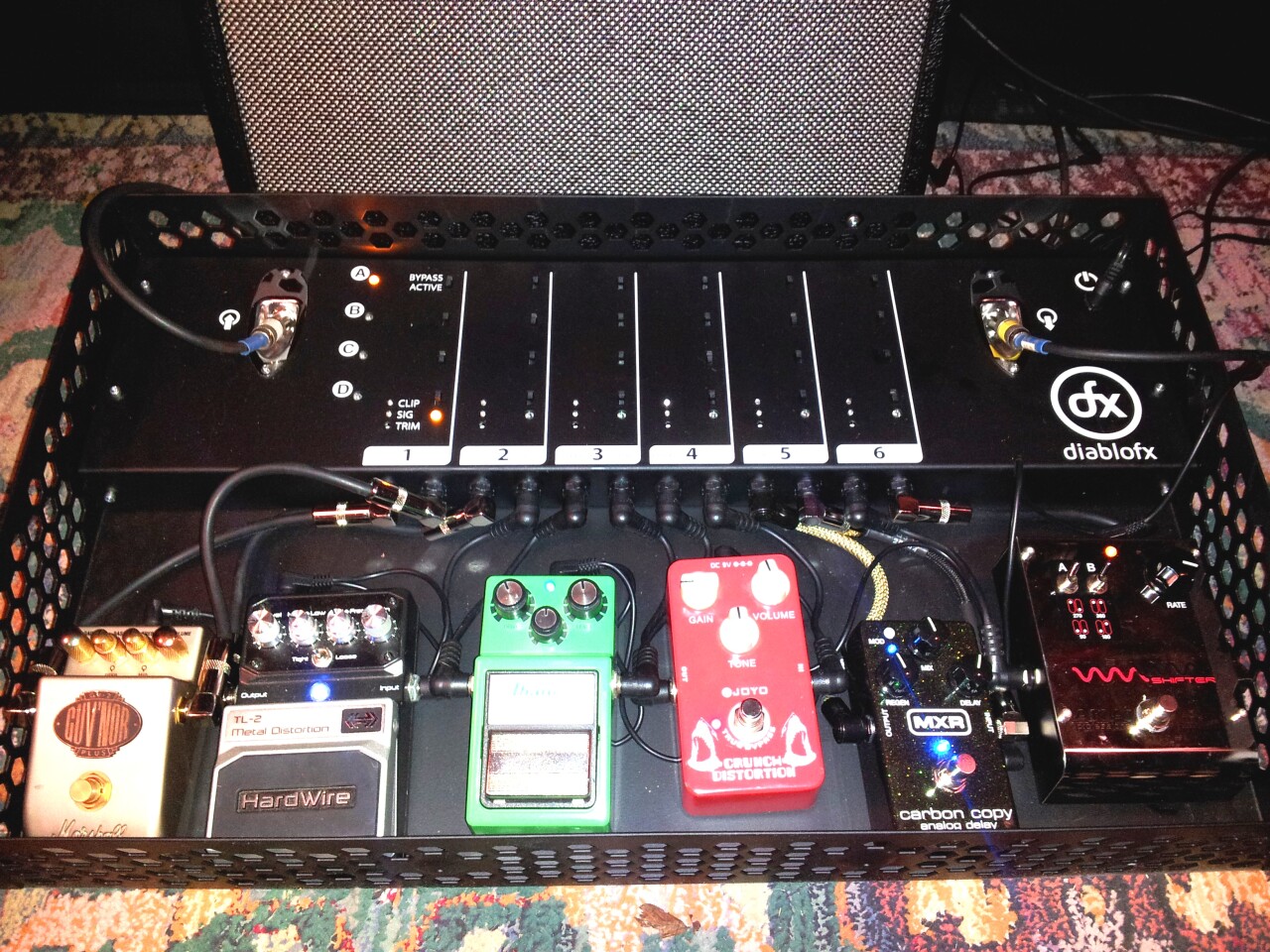 In addition to single unit stomp boxes, players cab include looped effects, route the signal off to another amp (or to a rack) and back, or throw a digital multi-effects unit into the mix