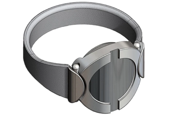 SmartStop is a new wearable electronic device designed to help smokers give up the habit