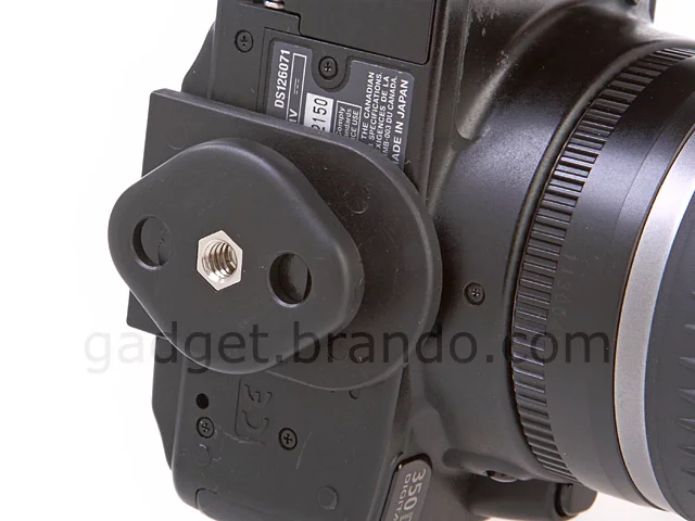Brando's camera waist holder gives you quick access to your camera so you won't miss the perfect shot
