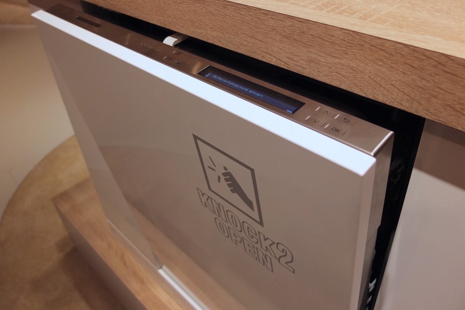 Miele declares war on handles and fingerprints with knock2open dishwashers