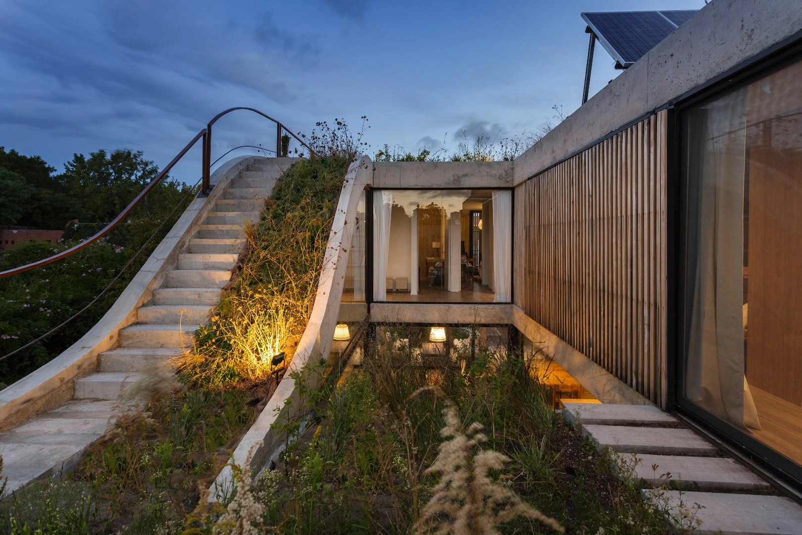 The MeMo House's ramps and steps lead to the roof