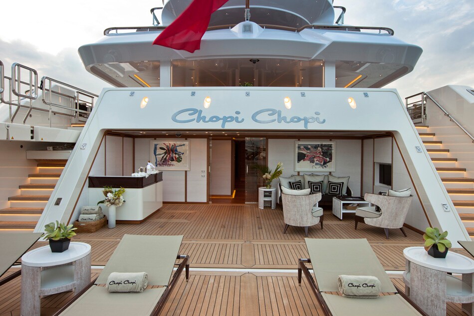 Chopi Chopi possesses a 100 sq m (1,076 sq ft) beach club located on the lower deck