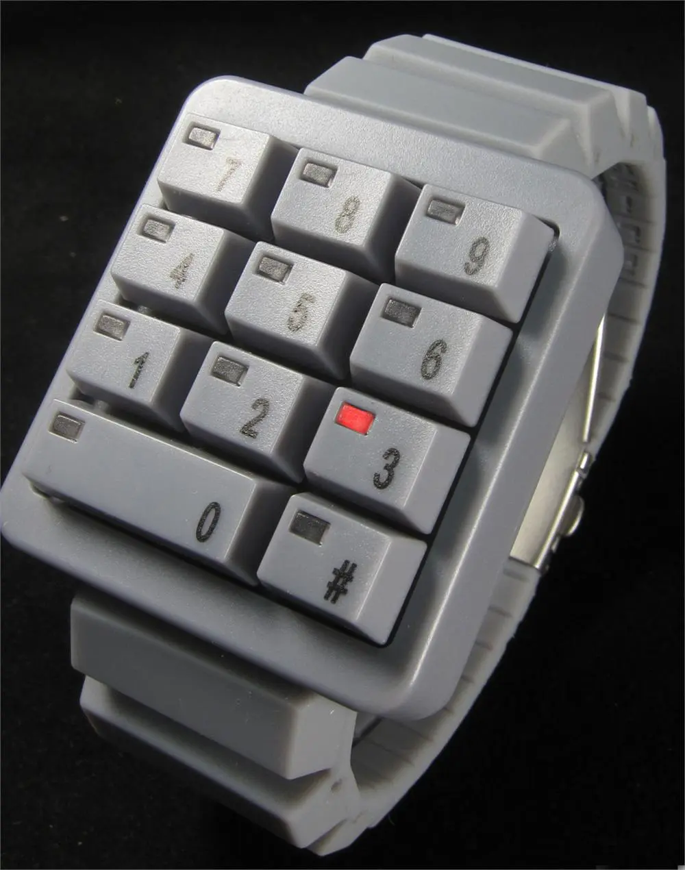 Pressing the # sign on the keypad will light up the date
