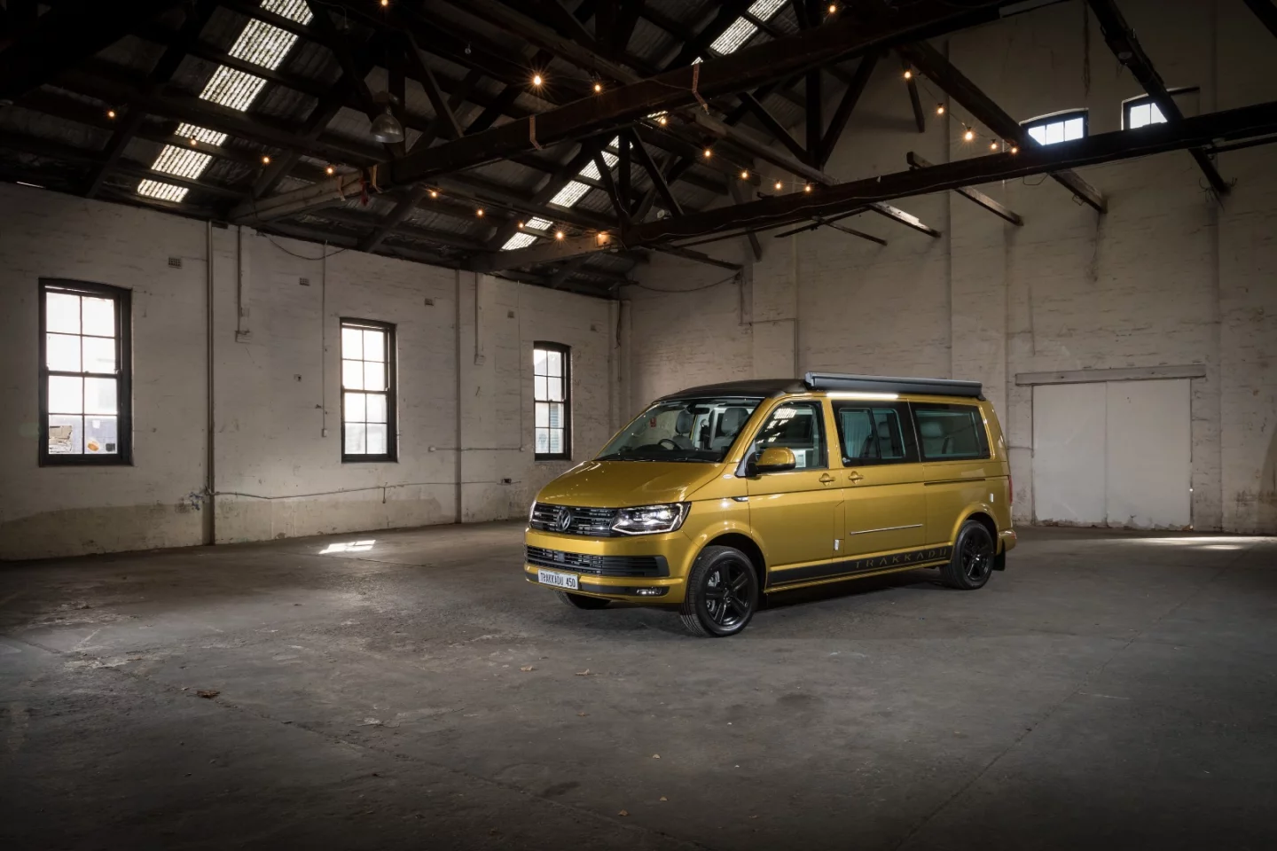 The pop-up roof makes the Trakkadu 450 S low on the road but roomier at camp
