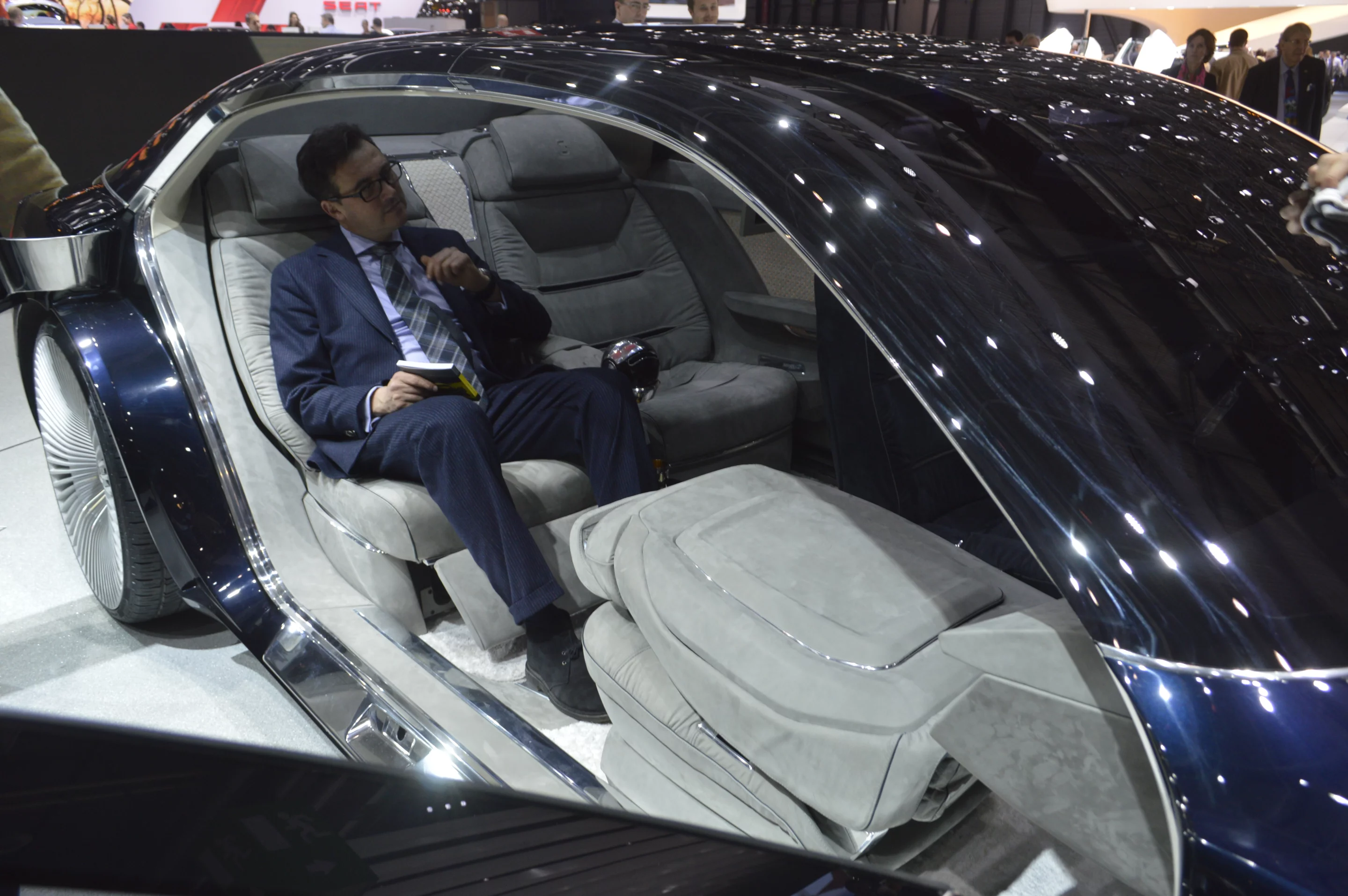 The front passenger seat of the Italdesign Giugiaro GEA can also be collapsed (Photo: C.C. Weiss/Gizmag.com)