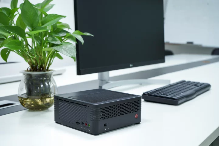 The Minisforum EliteMini H31G is a mini PC with a focus on gaming