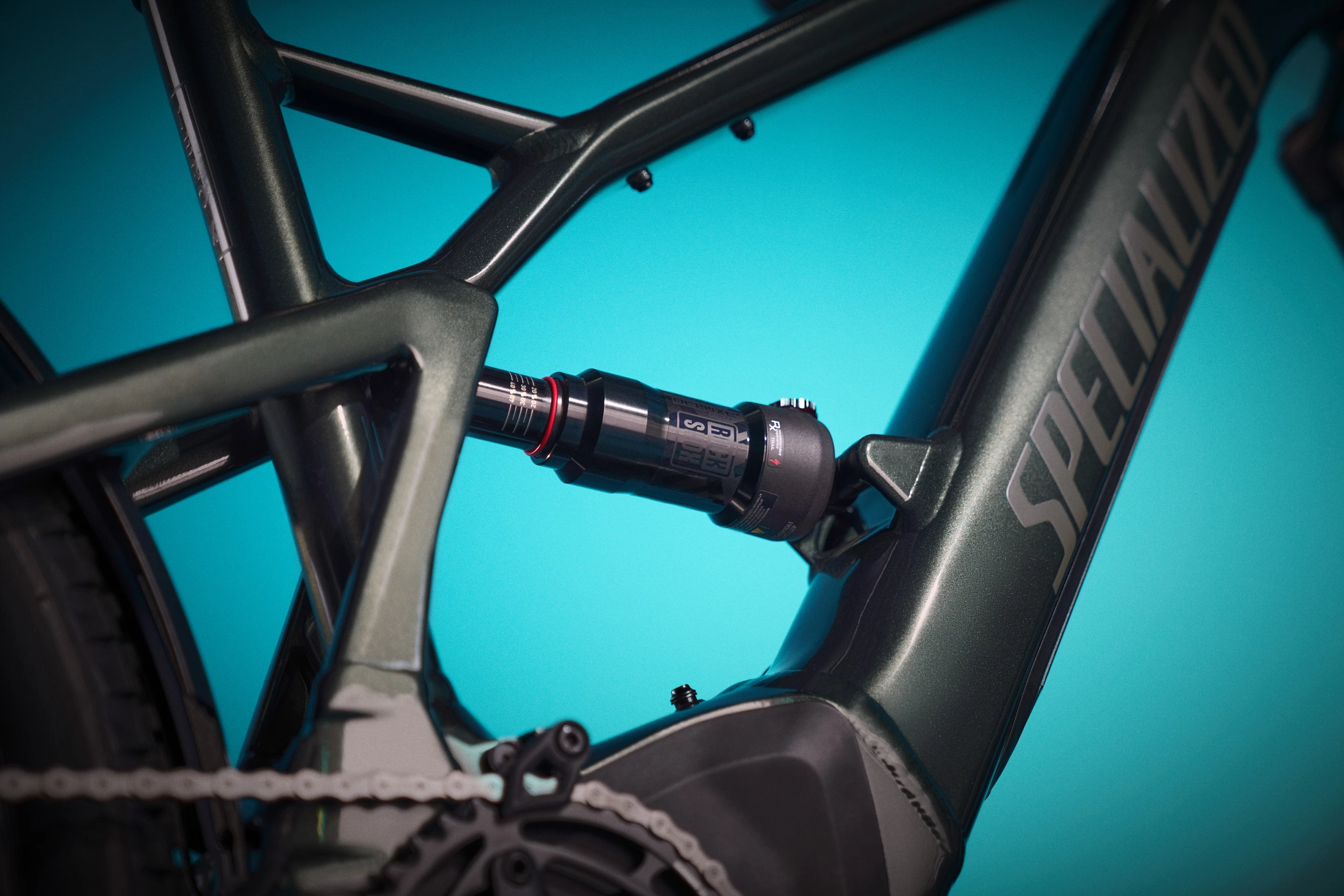 The Turbo Tero X comes with full RockShox suspension
