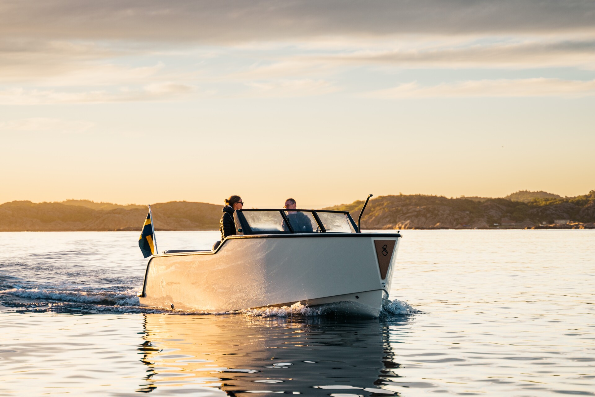 X Shore announces smaller, much less pricey X Shore 1 electric boat
