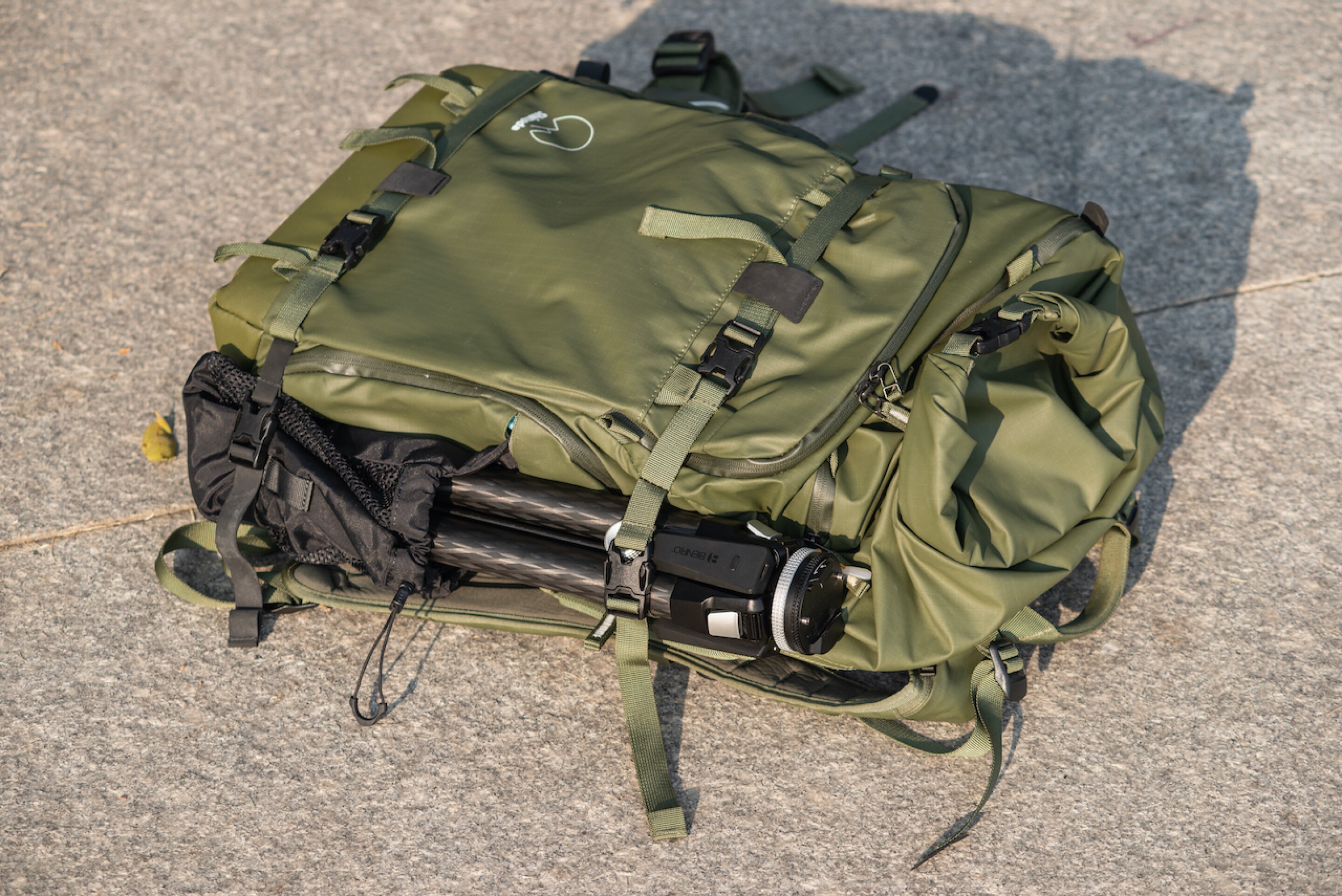 Benro Theta tripod automatically levels itself at the push of a button