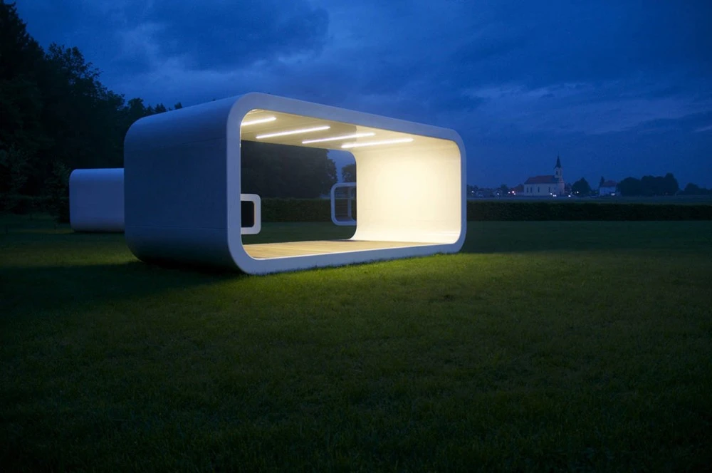 Pavilion makes a dramatic impression on its surrounding landscape