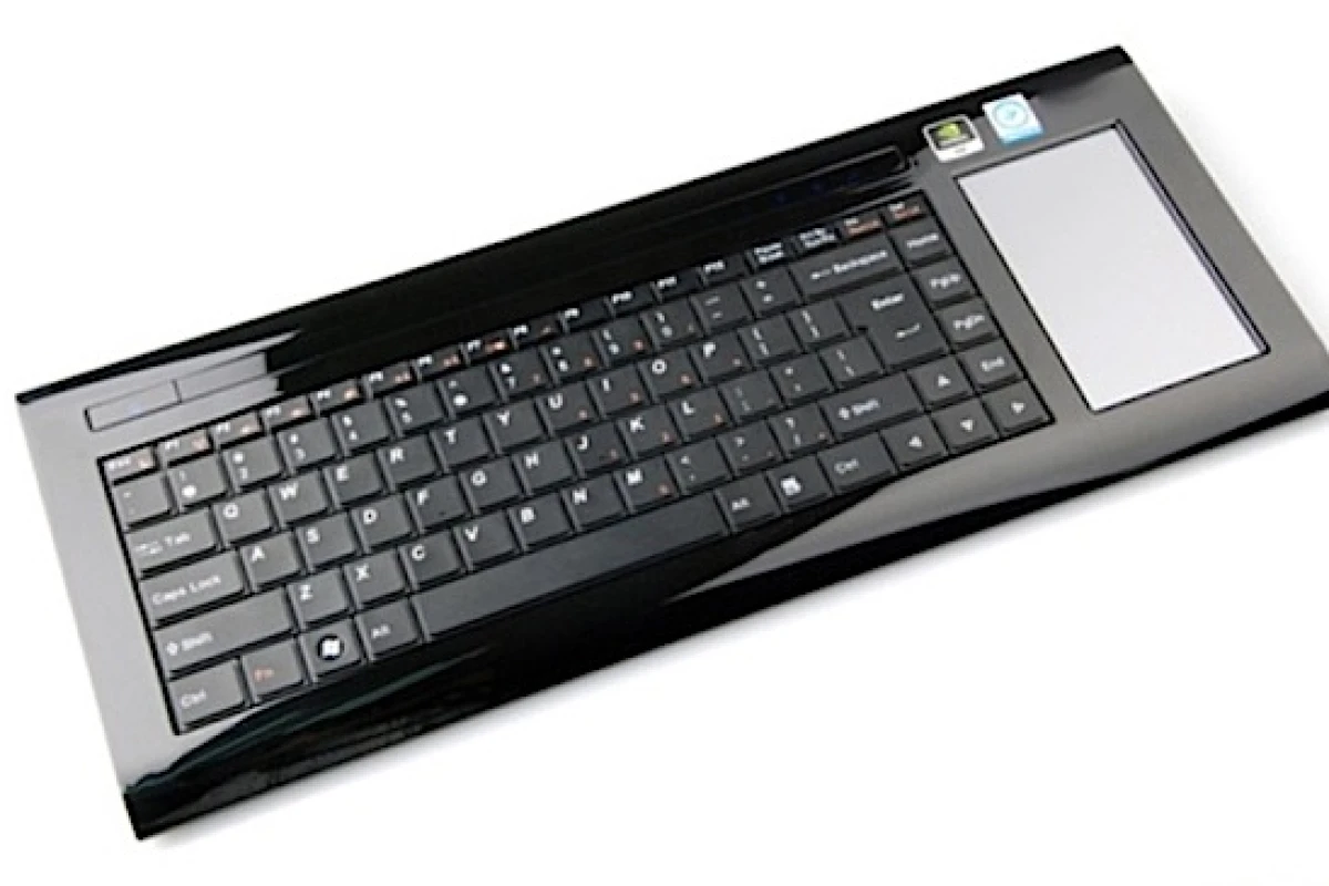 Commodure USA has revealed some specification details for its new Invictus keyboard computer with 5 inch touchscreen display
