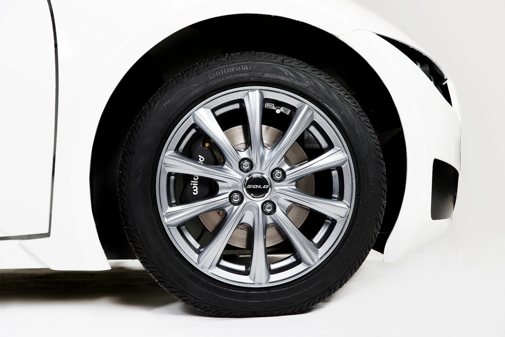 The 15-in alloy wheels come in two finish options: anthracite grey or platinum silver
