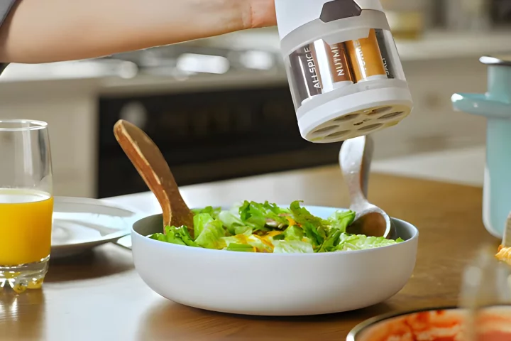 Spicerr can dispense a single spice or a blend, depending on your culinary whims