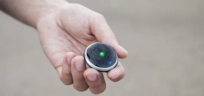 Kind of like a mini-radar for your bike, the outer dot indicates the destination, while the central dot represents the rider location in relation to it