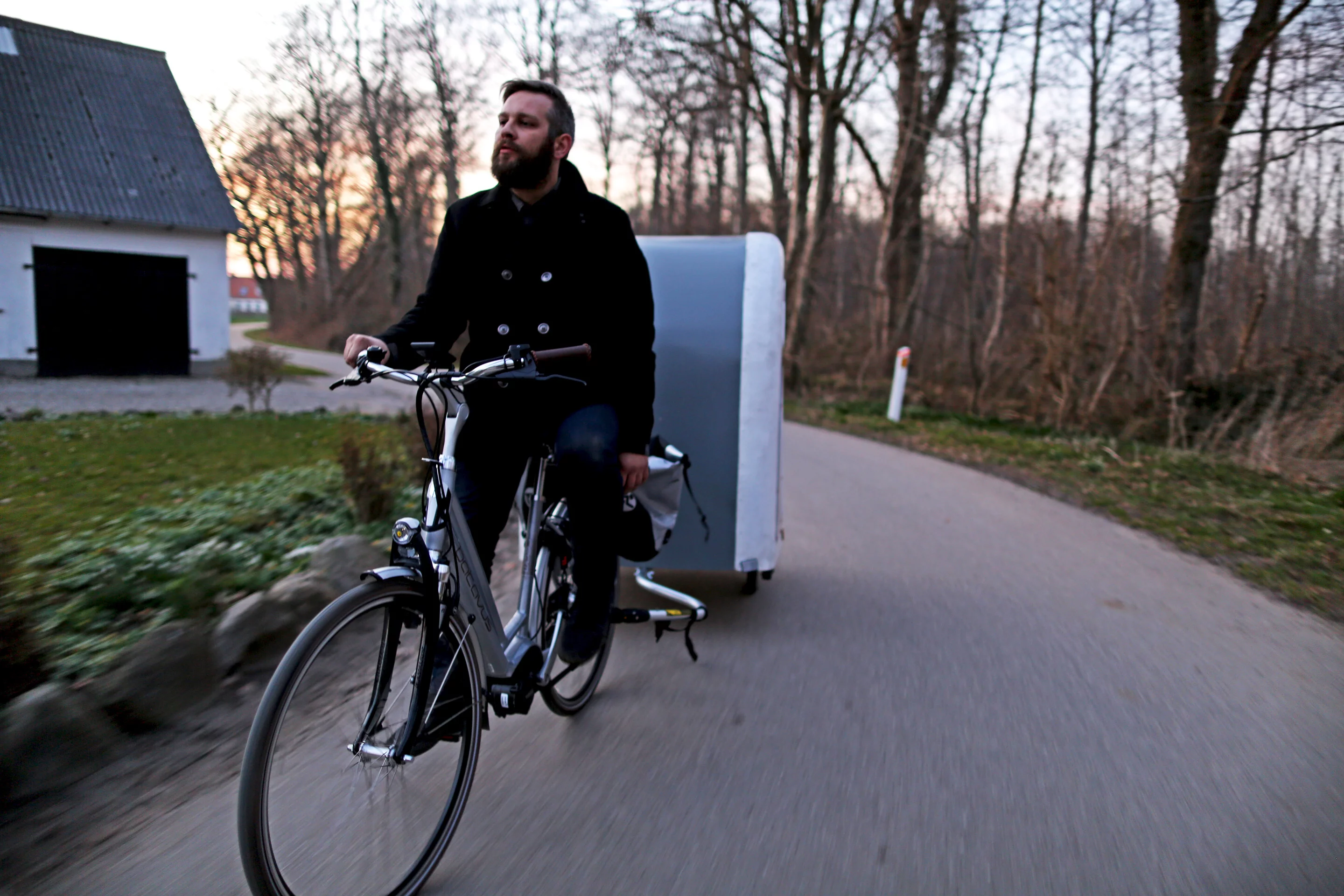 We asked Johansen about whether or not crosswinds would be an issue with the Wide Path Camper and he told us that it has been tested in wind speeds of up to 54 km/h (33 mph) (Photo: Wide Path Camper)