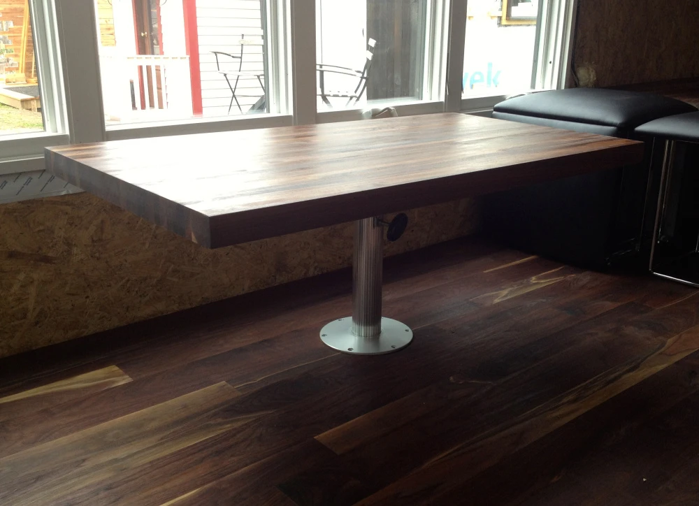 Marine table, compressed (Photo: Paul Burk Photography)